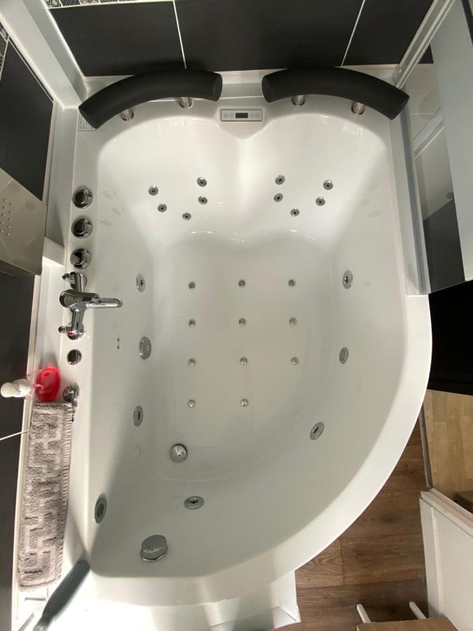 Les Appartements D'Au Coin Du Spa Boulogne-sur-Mer Bagian luar foto